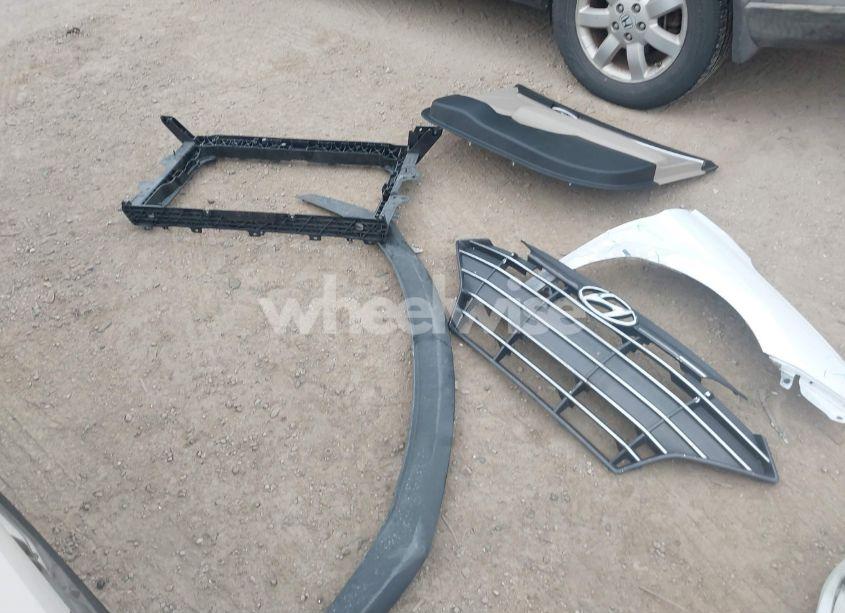 Photo 18 of 2019 Hyundai Elantra SEL (VIN 5NPD84LF8KH430205)