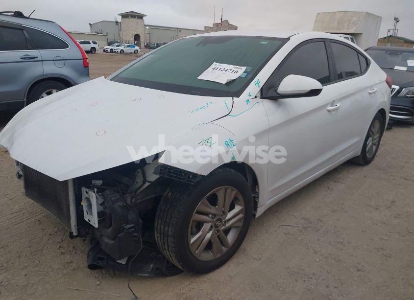 Photo 2 of 2019 Hyundai Elantra SEL (VIN 5NPD84LF8KH430205)