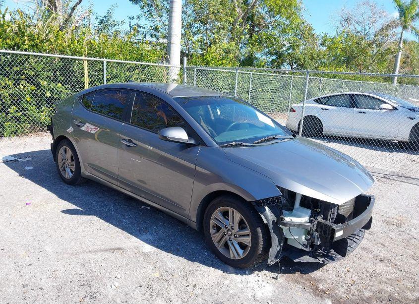 2019 Hyundai Elantra SEL (VIN 5NPD84LF8KH469747) main photo