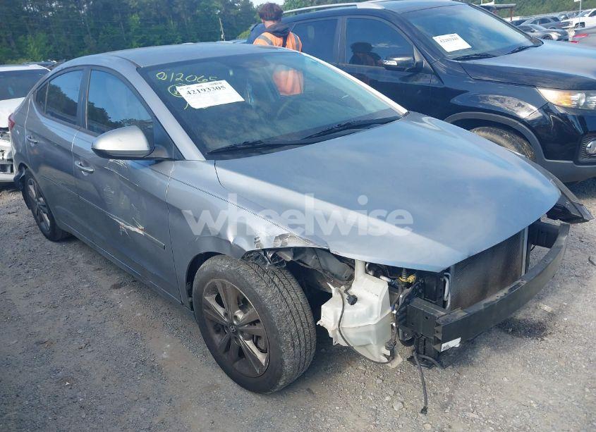 2017 Hyundai Elantra SE (VIN 5NPD84LF9HH012065) main photo