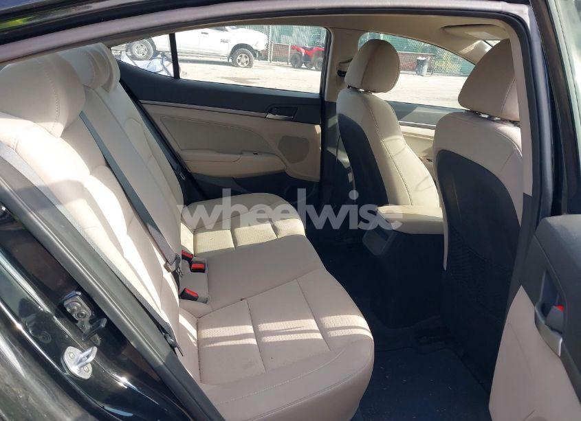 Photo 8 of 2017 Hyundai Elantra SE (VIN 5NPD84LF9HH016407)