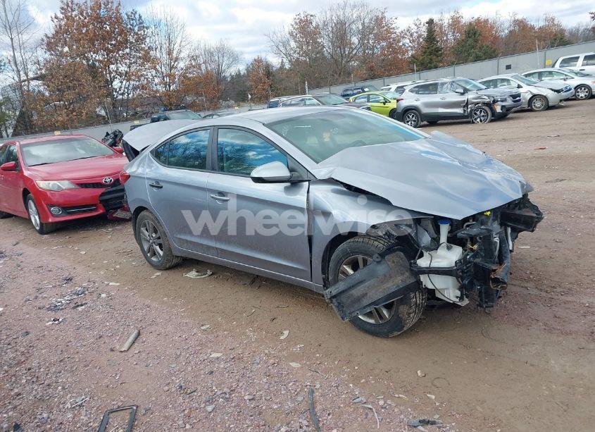 2017 Hyundai Elantra SE (VIN 5NPD84LF9HH025396) main photo