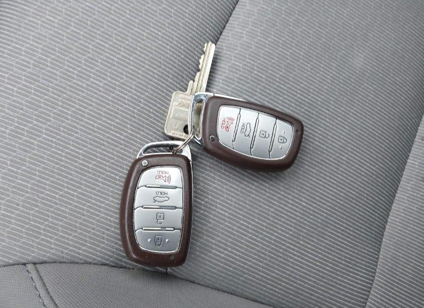 Photo 11 of 2017 Hyundai Elantra SE (VIN 5NPD84LF9HH034826)