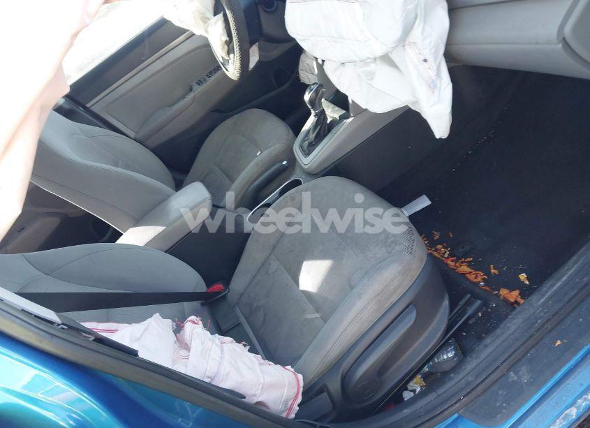 Photo 5 of 2017 Hyundai Elantra SE (VIN 5NPD84LF9HH059581)