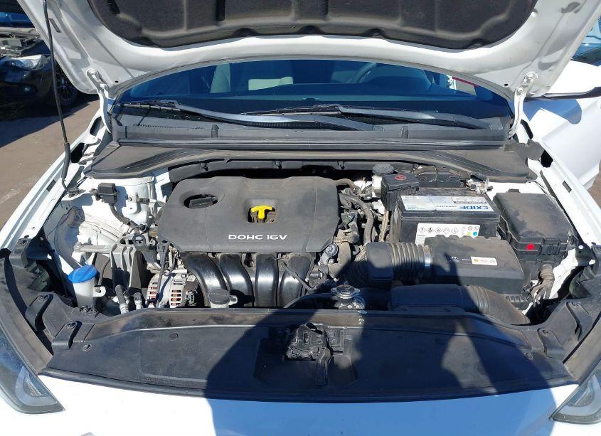 Photo 10 of 2017 Hyundai Elantra SE (VIN 5NPD84LF9HH159762)