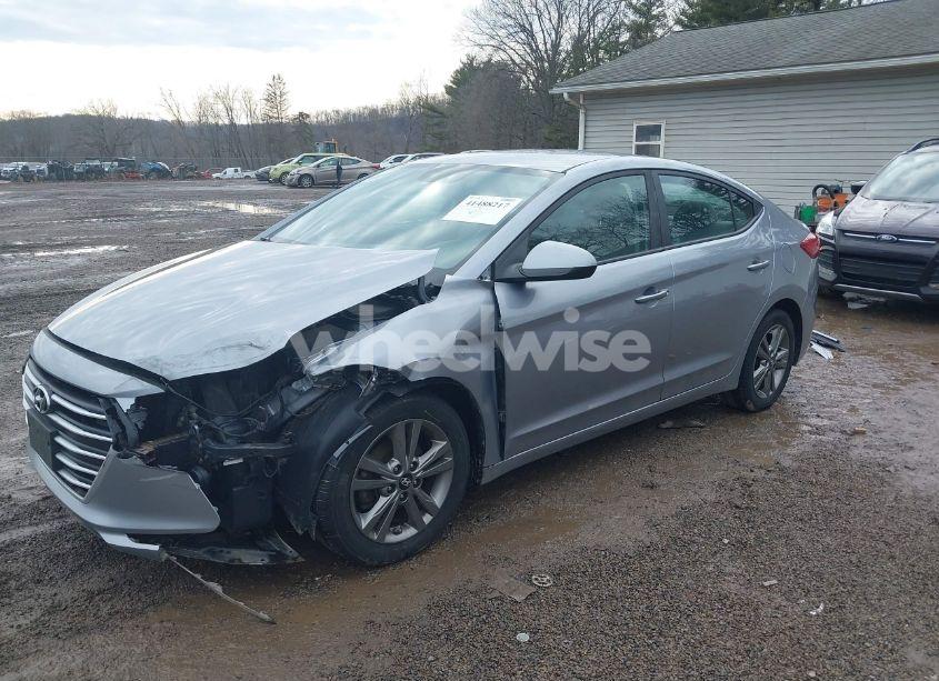 Photo 2 of 2017 Hyundai Elantra SE (VIN 5NPD84LF9HH181924)