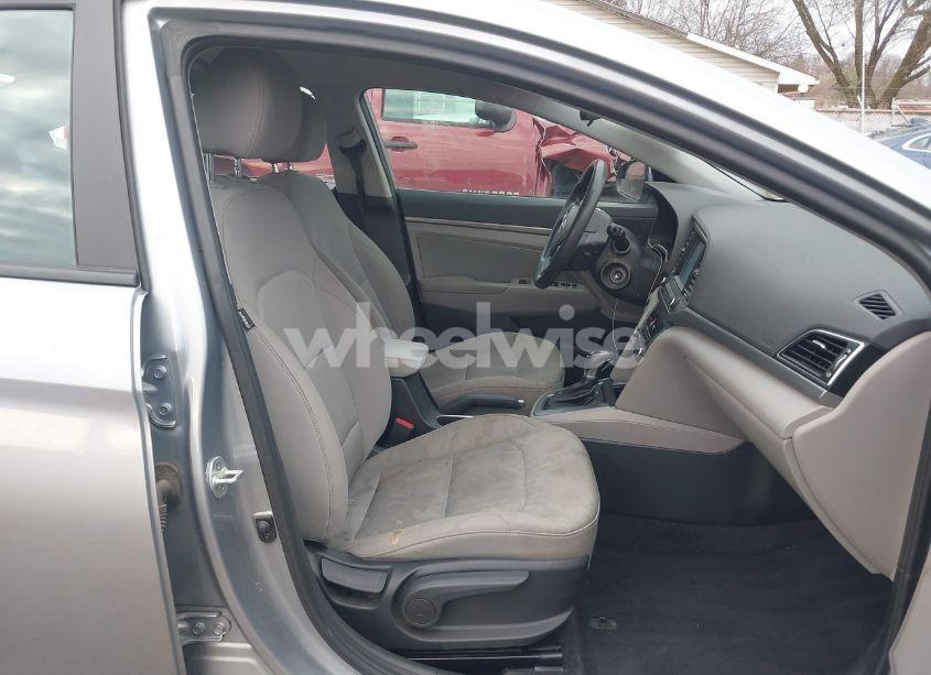 Photo 5 of 2017 Hyundai Elantra SE (VIN 5NPD84LF9HH181924)