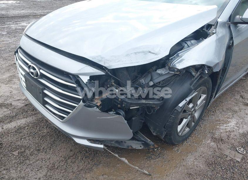 Photo 6 of 2017 Hyundai Elantra SE (VIN 5NPD84LF9HH181924)