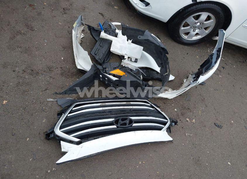 Photo 12 of 2018 Hyundai Elantra SEL (VIN 5NPD84LF9JH255624)