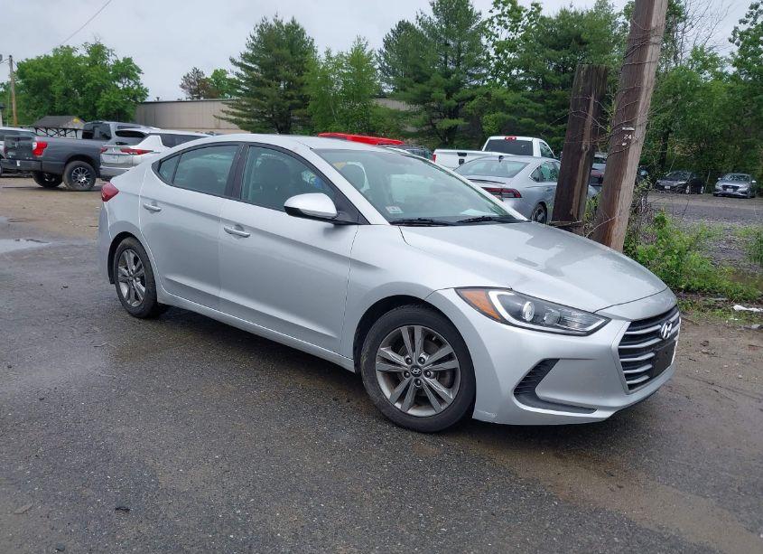 2018 Hyundai Elantra SEL (VIN 5NPD84LF9JH317054) main photo