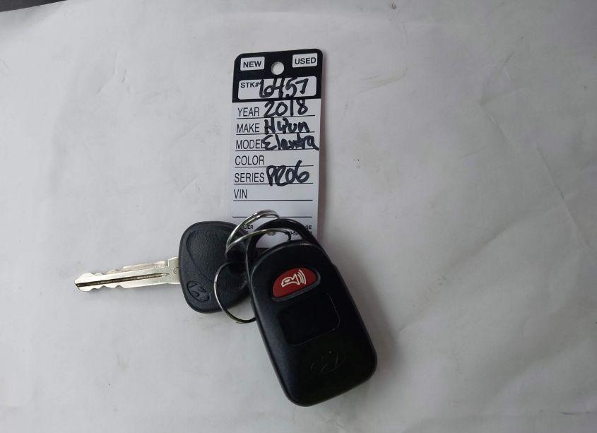 Photo 11 of 2018 Hyundai Elantra SEL (VIN 5NPD84LF9JH340575)