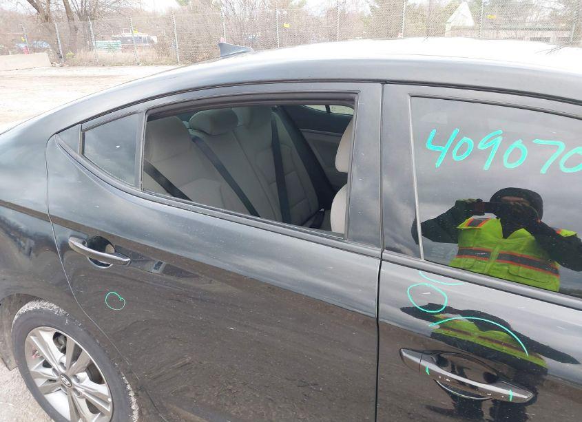 Photo 19 of 2018 Hyundai Elantra SEL (VIN 5NPD84LF9JH340575)