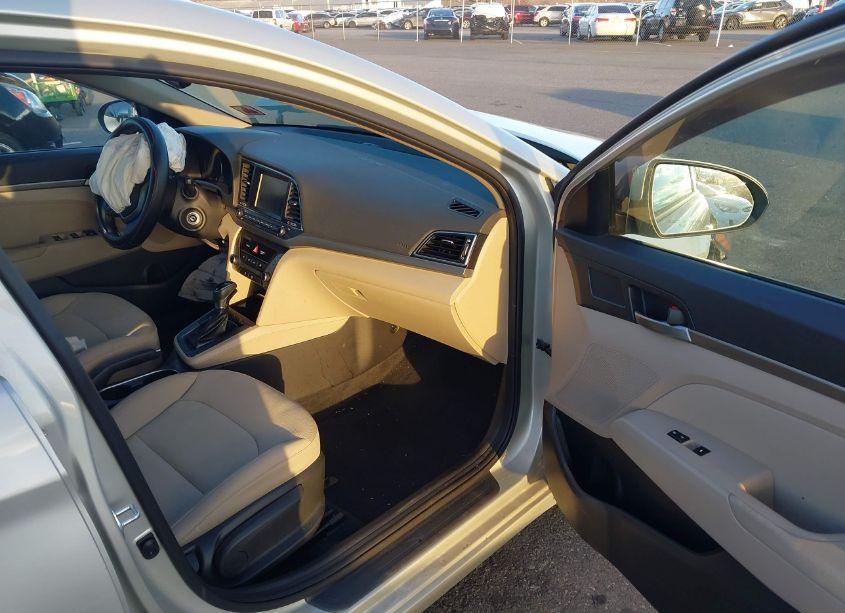 Photo 5 of 2018 Hyundai Elantra SEL (VIN 5NPD84LF9JH378887)