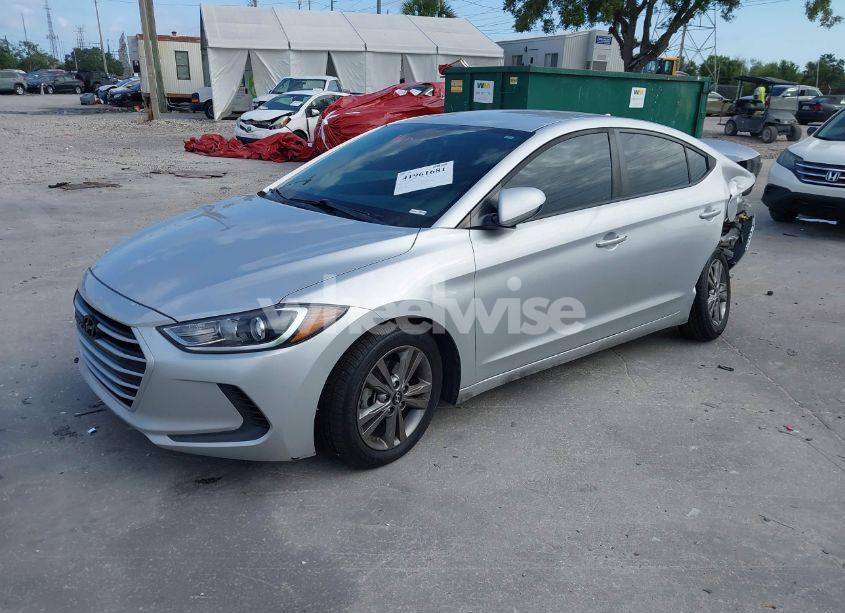 Photo 2 of 2018 Hyundai Elantra SEL (VIN 5NPD84LF9JH389453)