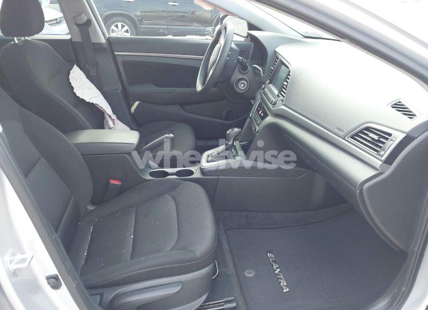 Photo 5 of 2018 Hyundai Elantra SEL (VIN 5NPD84LF9JH389453)