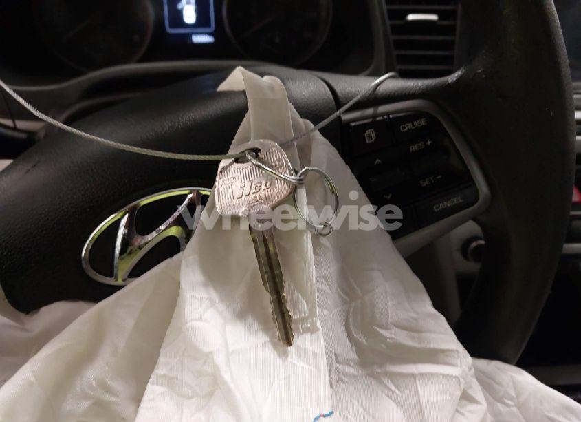 Photo 11 of 2018 Hyundai Elantra SEL (VIN 5NPD84LF9JH390344)