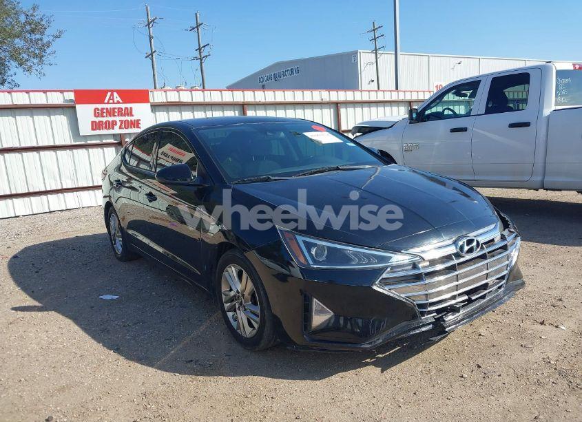 2019 Hyundai Elantra SEL (VIN 5NPD84LF9KH421884) main photo