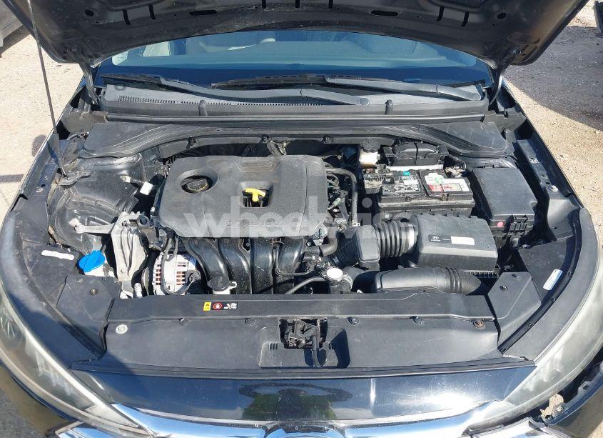 Photo 10 of 2019 Hyundai Elantra SEL (VIN 5NPD84LF9KH421884)