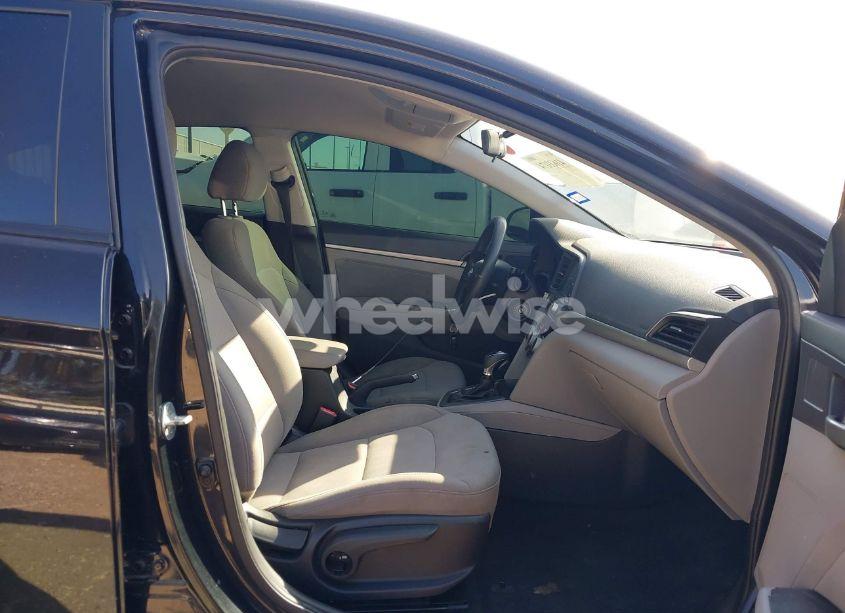 Photo 5 of 2019 Hyundai Elantra SEL (VIN 5NPD84LF9KH421884)