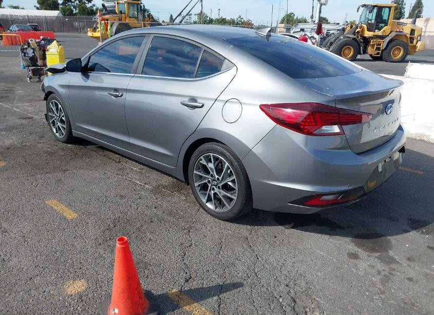 Photo 3 of 2019 Hyundai Elantra LIMITED (VIN 5NPD84LF9KH432013)