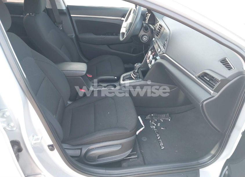 Photo 5 of 2019 Hyundai Elantra SEL (VIN 5NPD84LF9KH479283)
