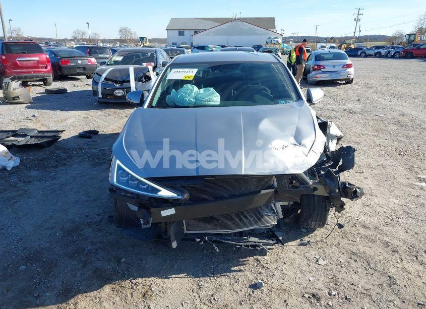 Photo 6 of 2020 Hyundai Elantra LIMITED (VIN 5NPD84LF9LH560334)