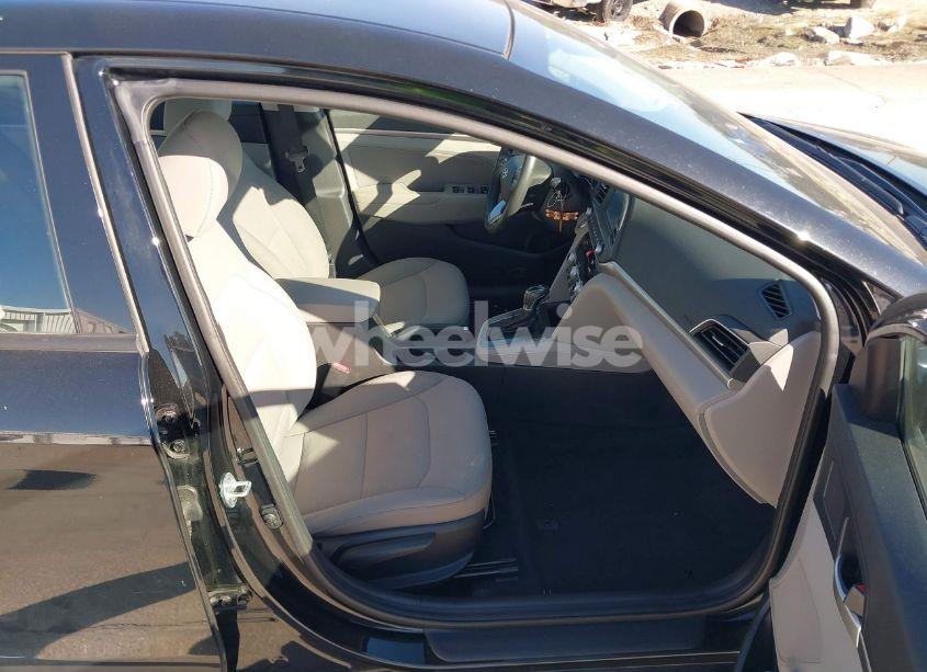 Photo 5 of 2020 Hyundai Elantra VALUE EDITION (VIN 5NPD84LF9LH585444)