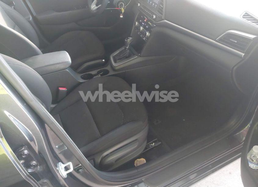 Photo 5 of 2020 Hyundai Elantra SEL (VIN 5NPD84LF9LH626641)