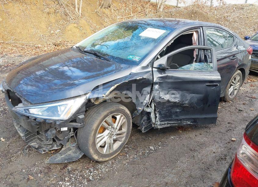 Photo 2 of 2020 Hyundai Elantra SEL (VIN 5NPD84LF9LH629555)