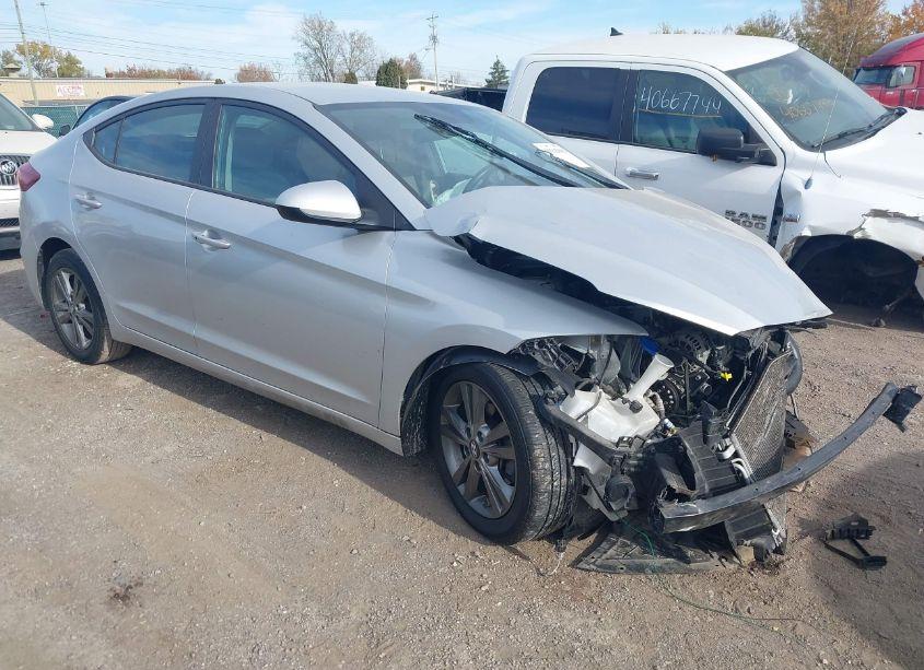 2017 Hyundai Elantra SE (VIN 5NPD84LFXHH023656) main photo