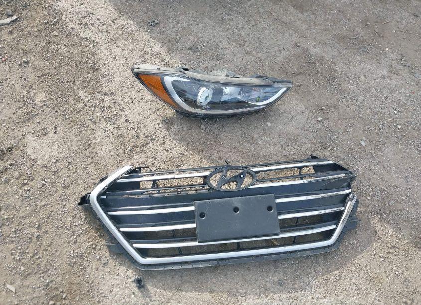 Photo 11 of 2017 Hyundai Elantra SE (VIN 5NPD84LFXHH023656)