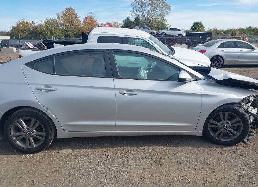 Photo 13 of 2017 Hyundai Elantra SE (VIN 5NPD84LFXHH023656)