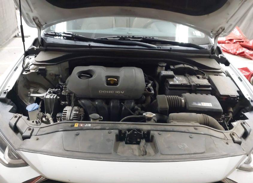 Photo 10 of 2017 Hyundai Elantra LIMITED (VIN 5NPD84LFXHH028761)