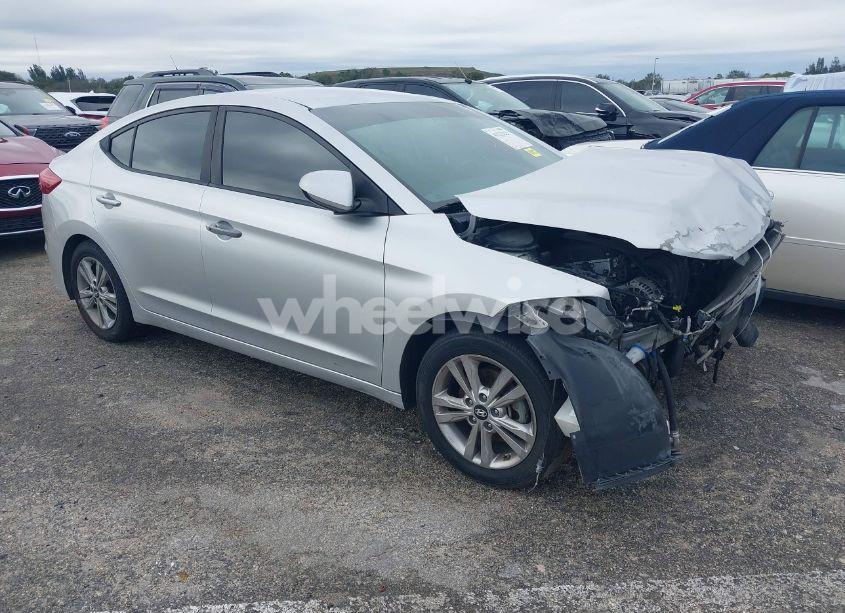 2017 Hyundai Elantra SE (VIN 5NPD84LFXHH033703) main photo