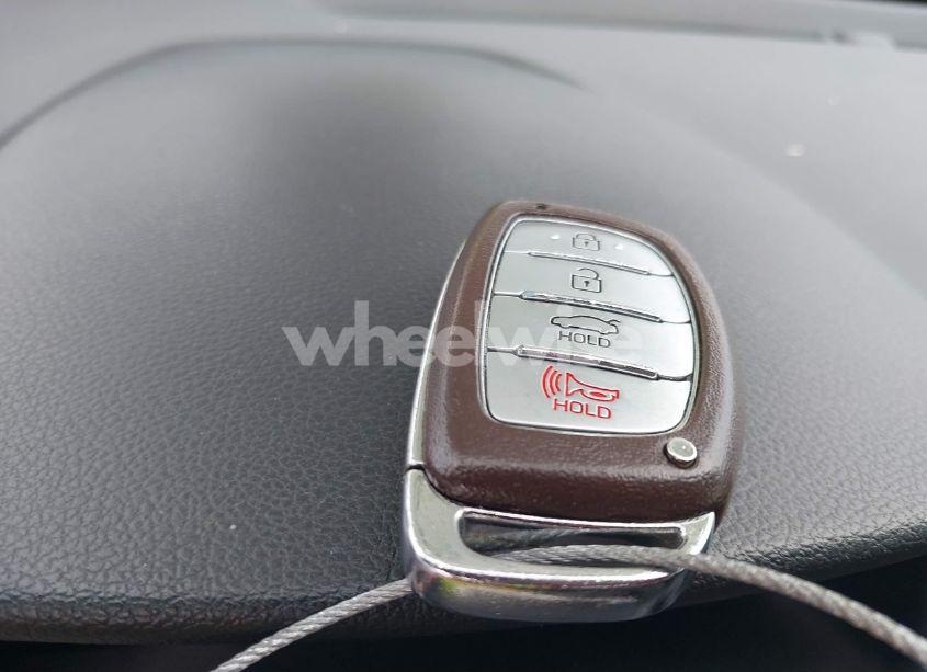 Photo 11 of 2017 Hyundai Elantra SE (VIN 5NPD84LFXHH033703)