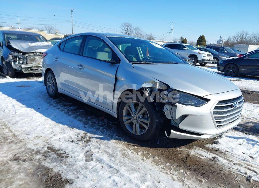 2017 Hyundai Elantra SE (VIN 5NPD84LFXHH035175) main photo