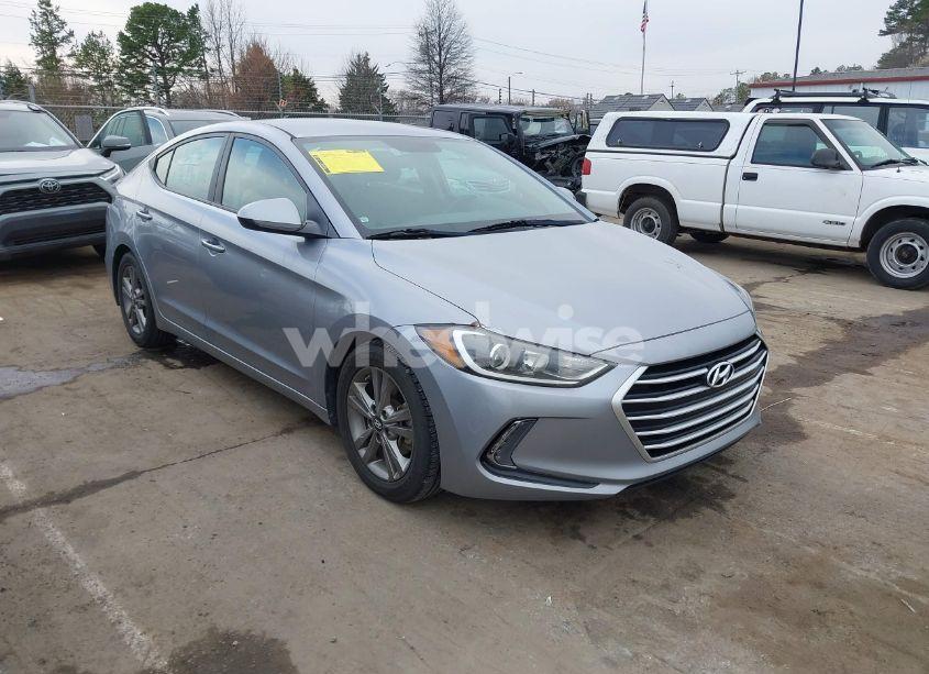 2017 Hyundai Elantra SE (VIN 5NPD84LFXHH035225) main photo