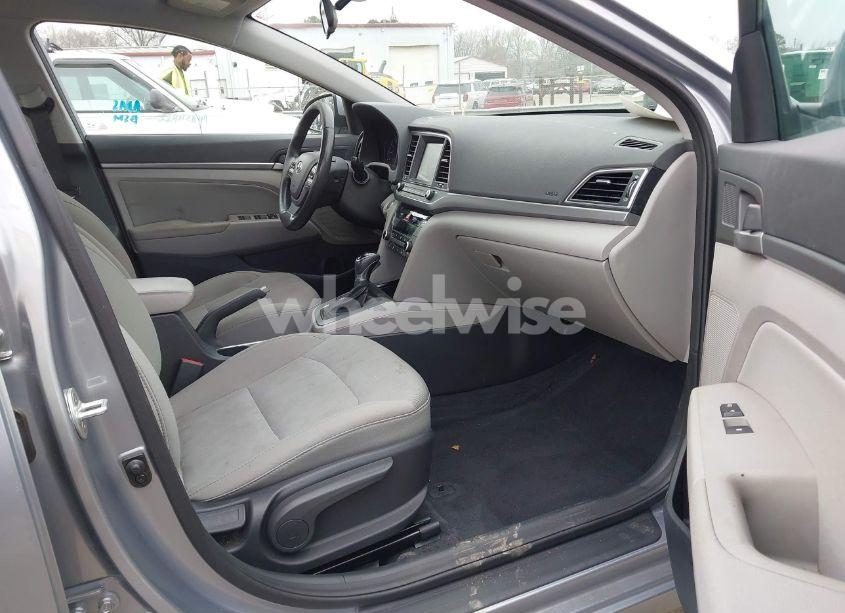 Photo 5 of 2017 Hyundai Elantra SE (VIN 5NPD84LFXHH035225)