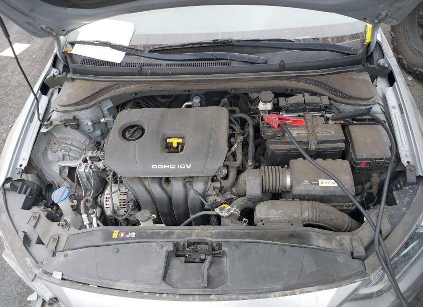 Photo 10 of 2017 Hyundai Elantra LIMITED (VIN 5NPD84LFXHH039453)