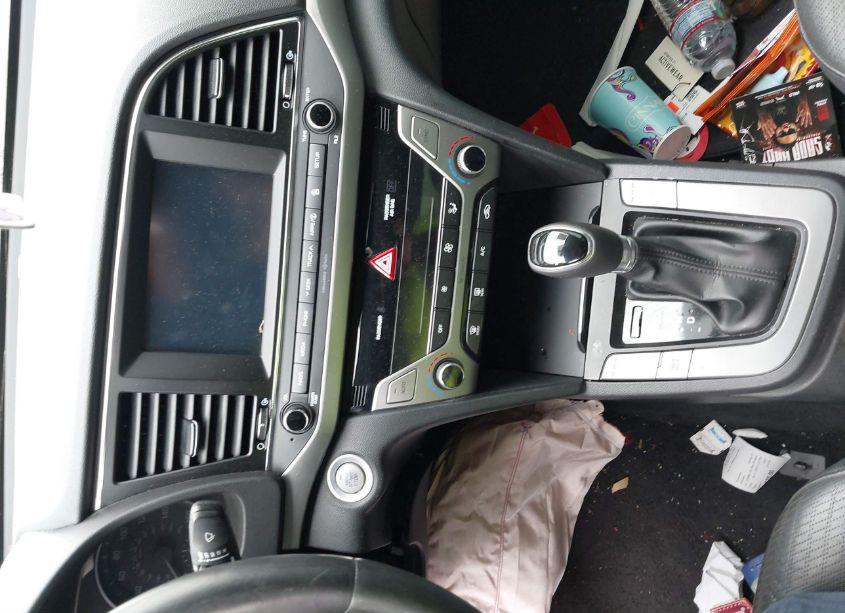 Photo 11 of 2017 Hyundai Elantra LIMITED (VIN 5NPD84LFXHH039453)