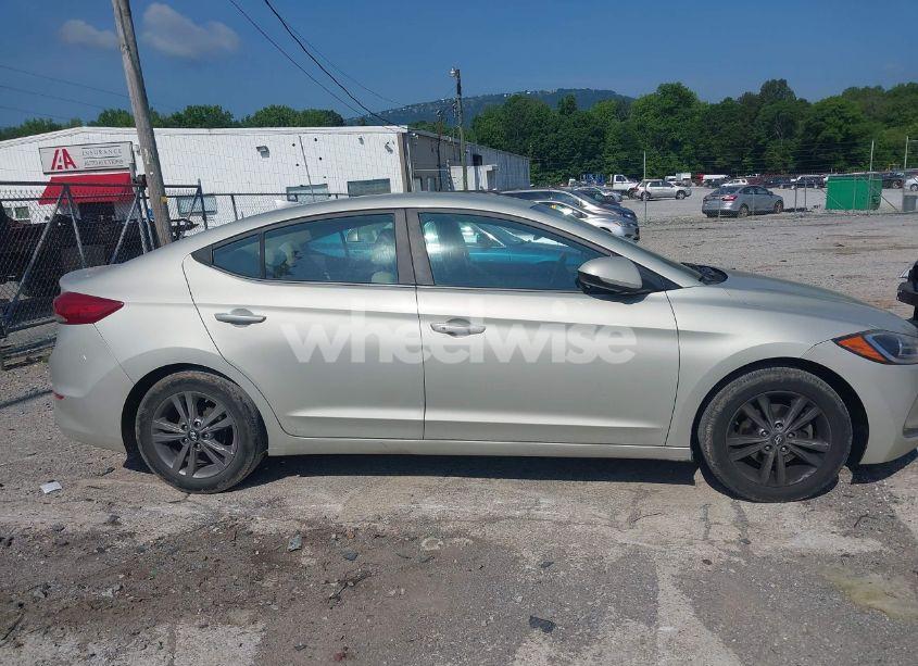 Photo 13 of 2017 Hyundai Elantra SE (VIN 5NPD84LFXHH040232)