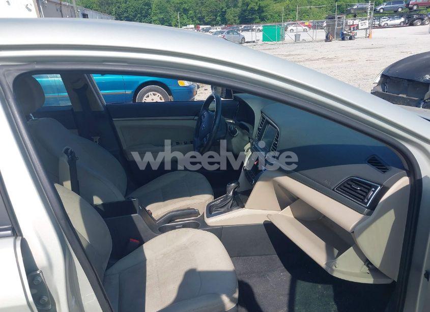 Photo 5 of 2017 Hyundai Elantra SE (VIN 5NPD84LFXHH040232)