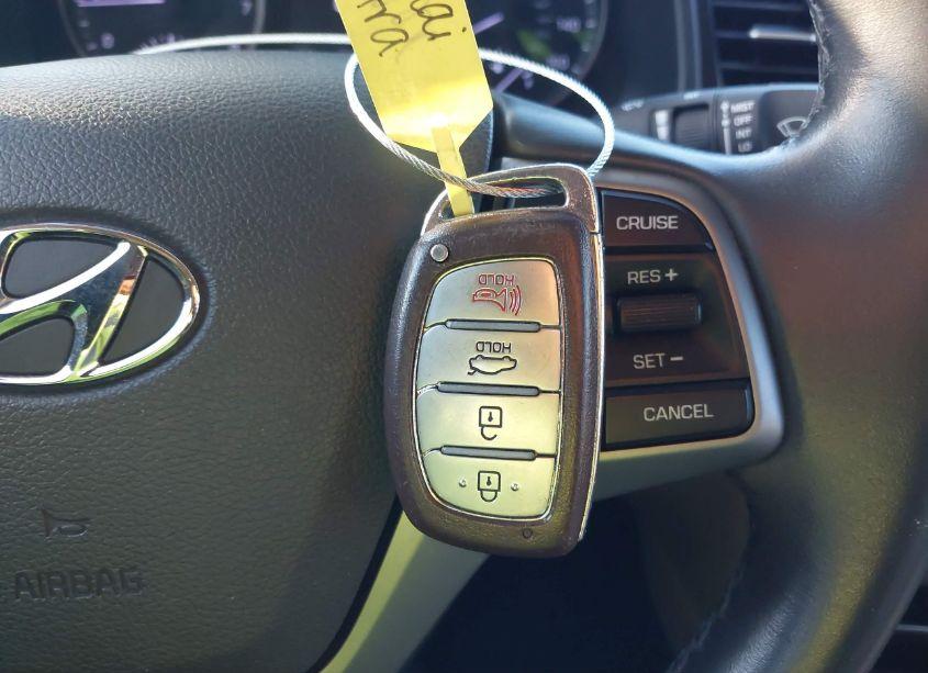 Photo 11 of 2017 Hyundai Elantra SE/VALUE/LIMITED (VIN 5NPD84LFXHH041350)