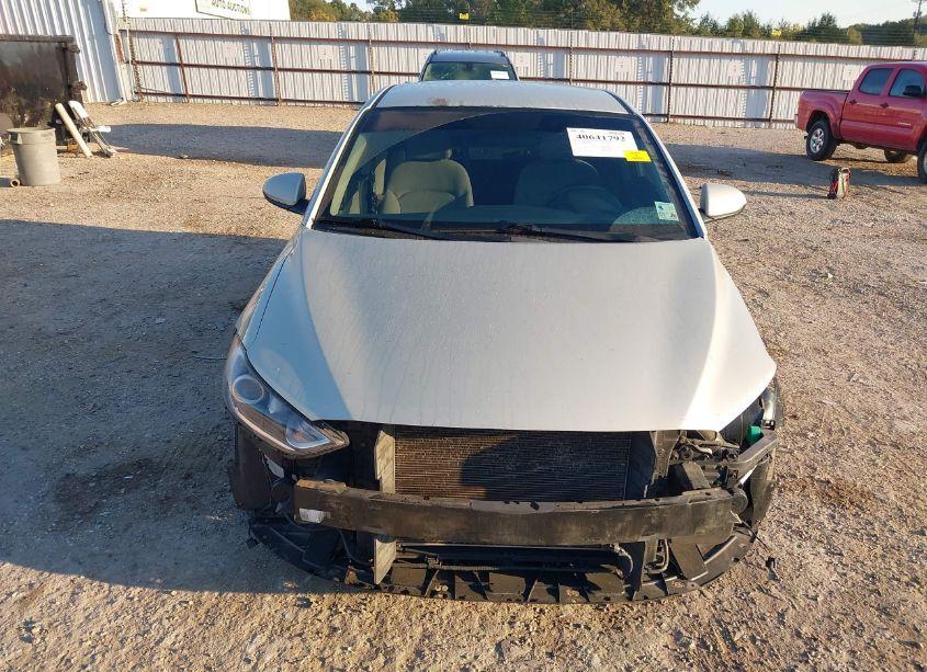 Photo 13 of 2017 Hyundai Elantra SE/VALUE/LIMITED (VIN 5NPD84LFXHH041350)