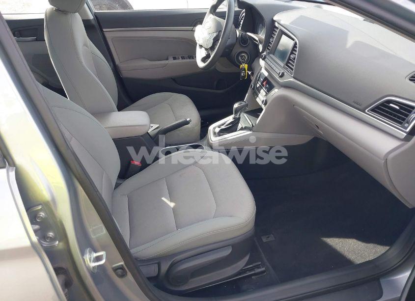 Photo 5 of 2017 Hyundai Elantra SE (VIN 5NPD84LFXHH054079)