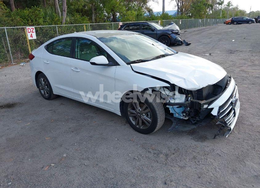 2017 Hyundai Elantra SE (VIN 5NPD84LFXHH076728) main photo