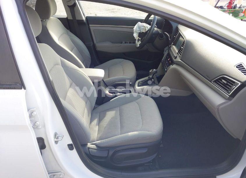 Photo 5 of 2017 Hyundai Elantra SE (VIN 5NPD84LFXHH076728)