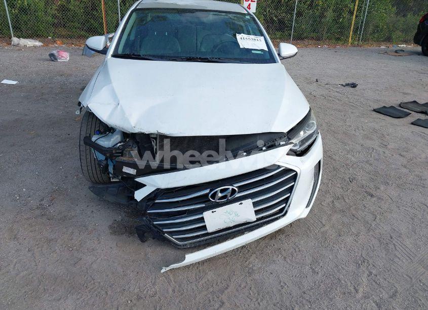 Photo 6 of 2017 Hyundai Elantra SE (VIN 5NPD84LFXHH076728)
