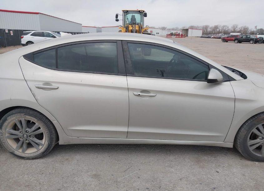 Photo 13 of 2017 Hyundai Elantra SE (VIN 5NPD84LFXHH080651)