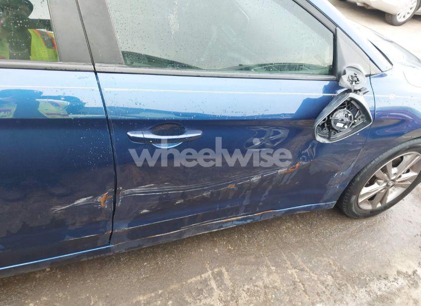 Photo 18 of 2017 Hyundai Elantra SE (VIN 5NPD84LFXHH118704)